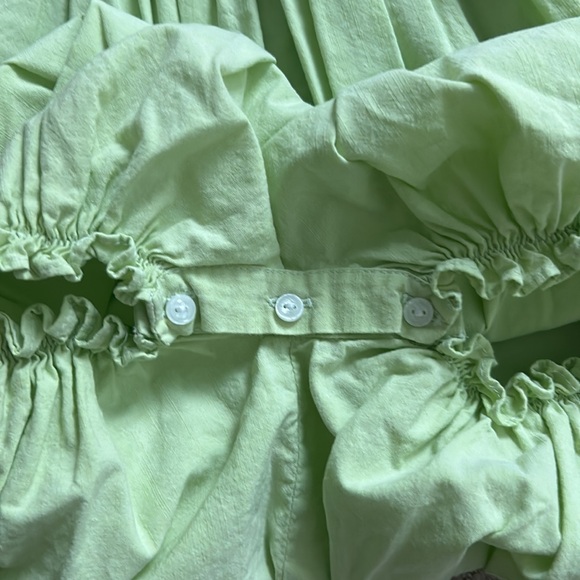 VGUC Willbeth light green smocked romper - Picture 4 of 4